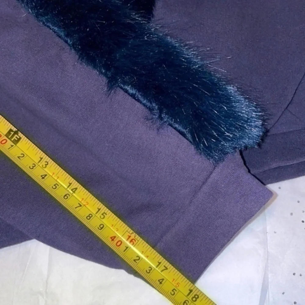 ZARA Plush Sweatshirt pullover faux fur sleeves navy blue S Gently Preloved - Picture 6 of 11